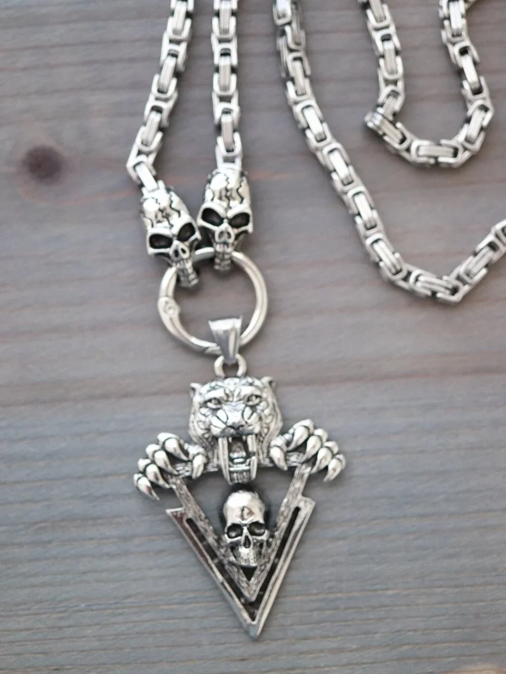 Skull Tiger Viking Style with Skull Byzantine Chain Necklace Silver Stainless